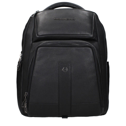 Piquadro Black Leather Backpack with front and back logo, adjustable straps, ipad/pc case, and vintage effect design.