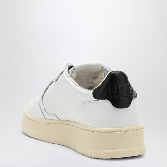 AUTRY Medalist white/black trainer AULMLL22/Q_AUTRY-LL22_600