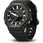 CASIO G-SHOCK Mod. OAK Black wristwatch with 20 ATM water resistance, 45.5 mm carbon-resin case, black resin strap, quartz movement.