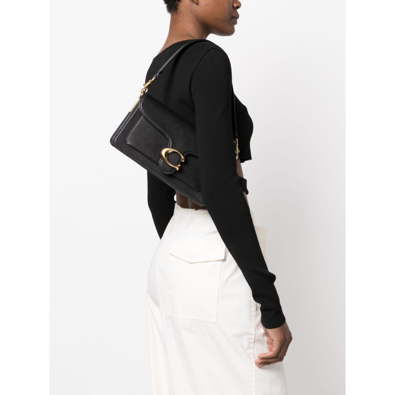Front view with bag zipped and handles upright.