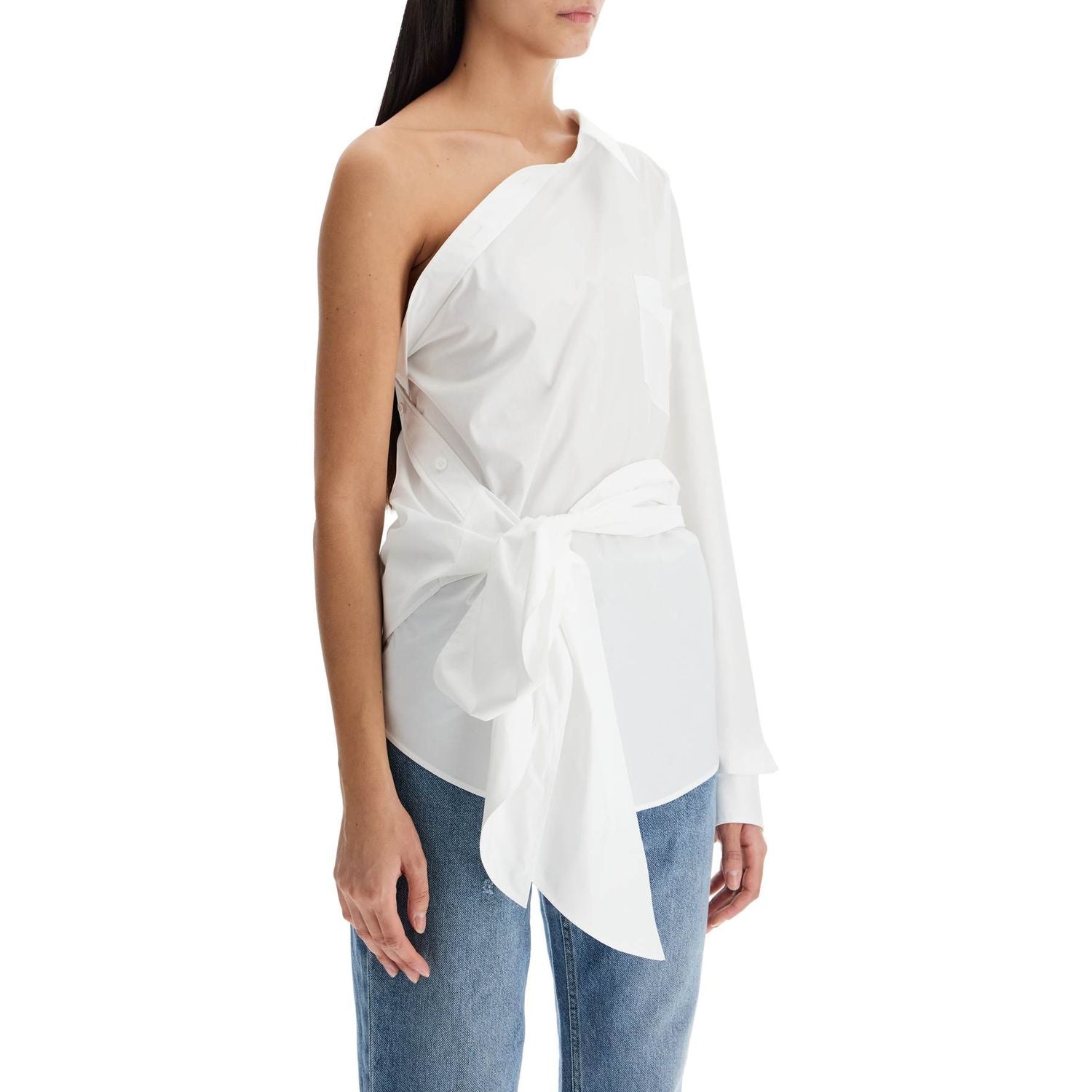 Front view with bag zipped and handles upright.