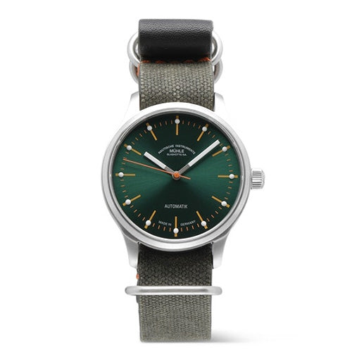 MUHLE GLASHUTTE MOD. PANOVA GREEN watch with 40mm stainless steel case and fabric strap, only time function, sapphire dial, made in Germany.