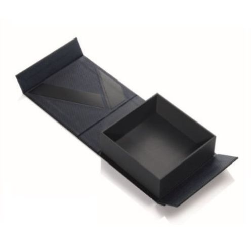 Black jewelry gift box opened, used for VICEROY JEWELS Mod. 30003P000-94 bracelet packaging and presentation.