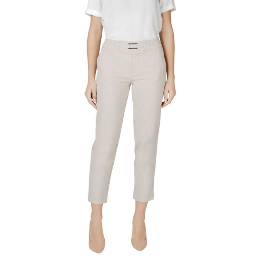 Woman wearing Street One beige viscose pants with elegant buckle belt, perfect for versatile and stylish all-day wear.